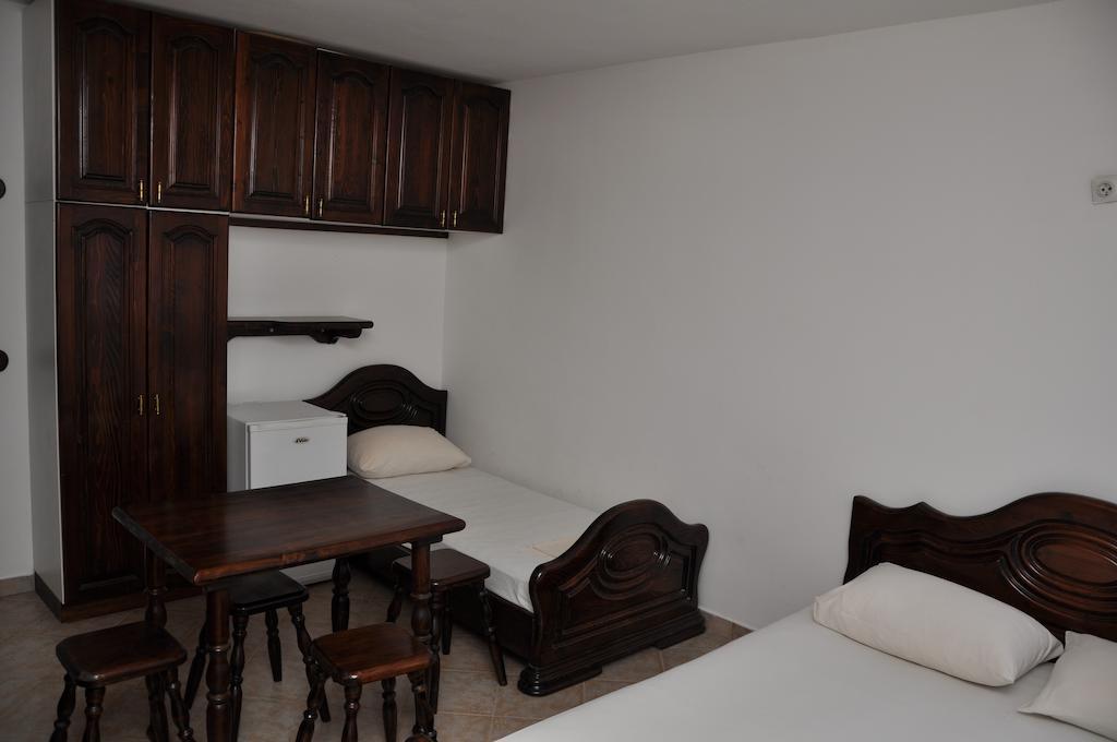 Rooms & Apartments Anka Bar Habitación foto